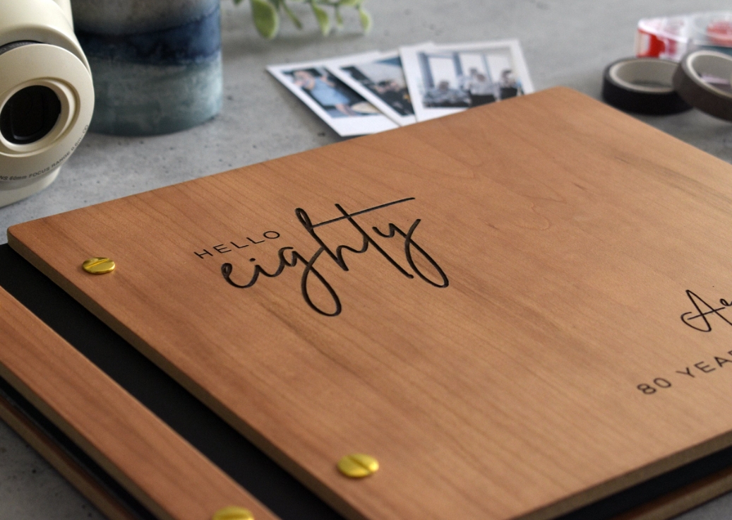 パーソナライズされた誕生日のゲストブック、写真アルバム、カス - Custom Photo Book のレビューと価格