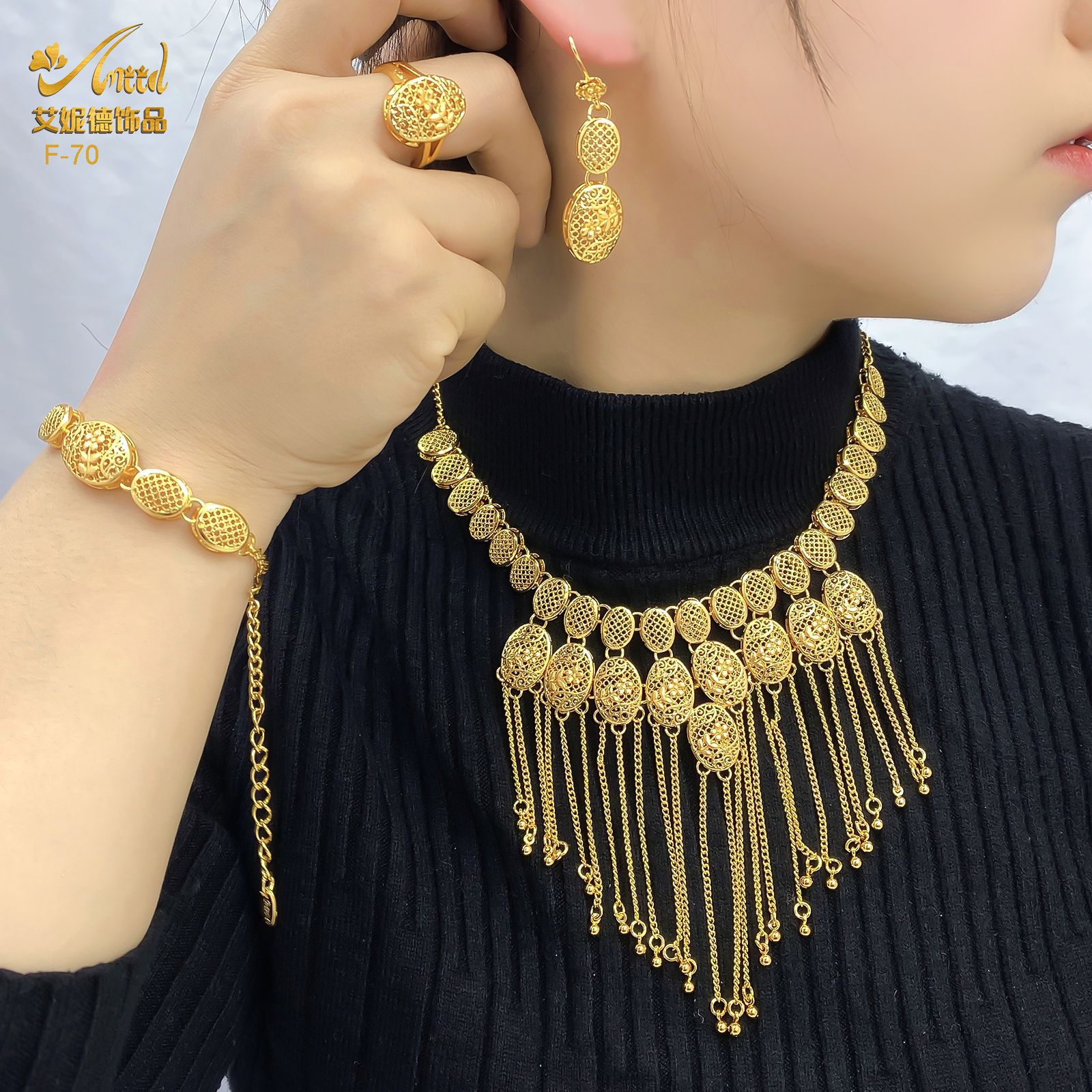 ウェディング女性用ハートタッセル4点セット24KゴールドAU - Coordinates Bracelet のレビューと価格